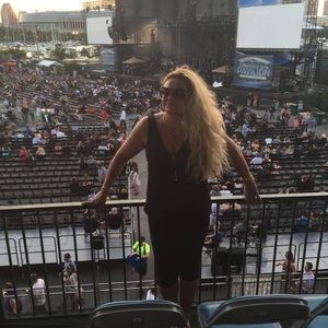 Meet your Posher, Monika